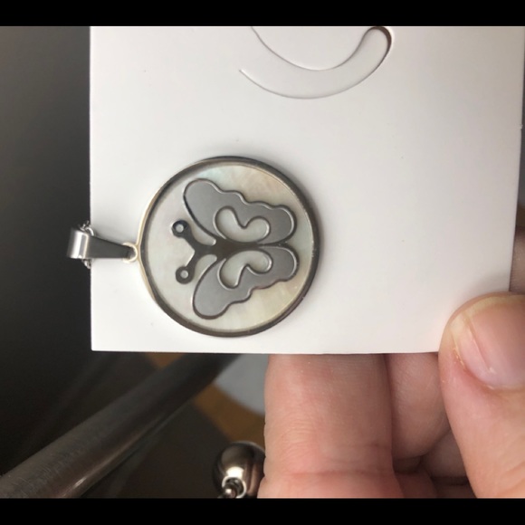 Butterfly 🦋 Earrings and necklaces Set.   SSteel - Picture 6 of 10